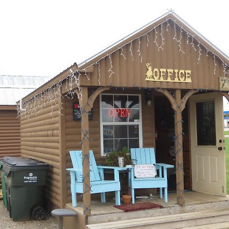 Stockdale All Tucked Inn Cabins מראה חיצוני תמונה