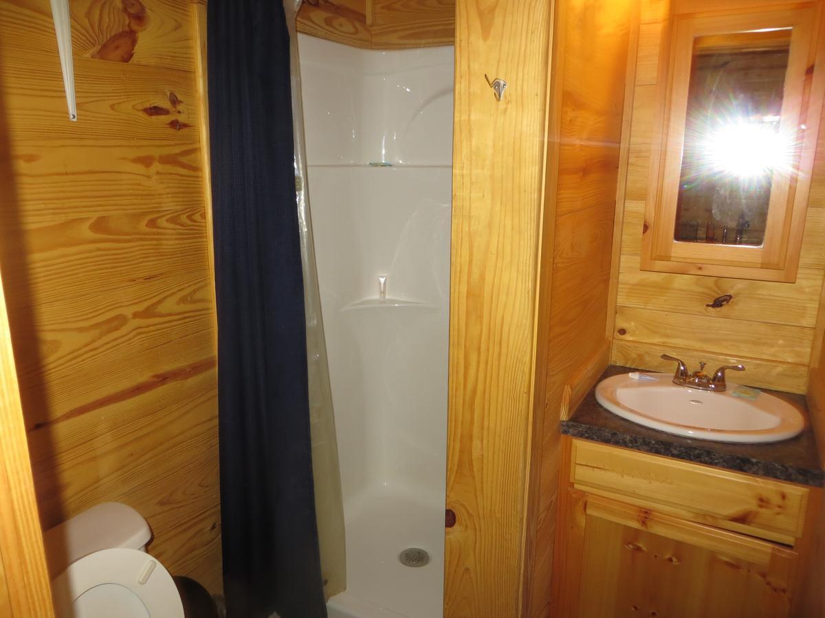 Stockdale All Tucked Inn Cabins מראה חיצוני תמונה