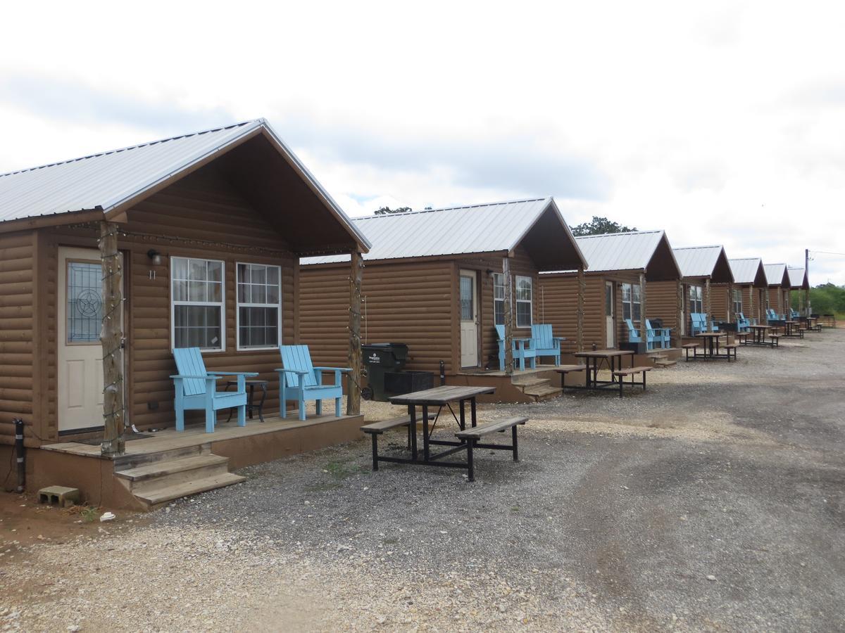 Stockdale All Tucked Inn Cabins מראה חיצוני תמונה